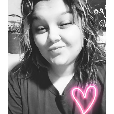 Your typical chunky brunette 💚