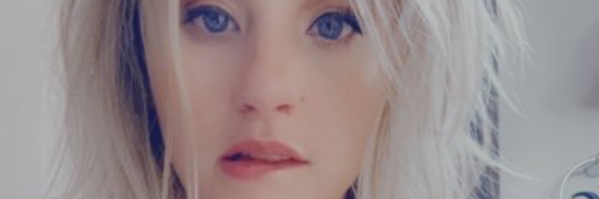 Blueeyedbootyqueen🍑 cover