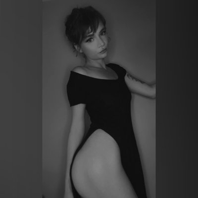 Victoria sunshineandstuff. 🖤👽☀️