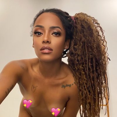 Brazilian Hot Mom🌴🍑