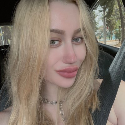 🟢 Vivian Nikoli