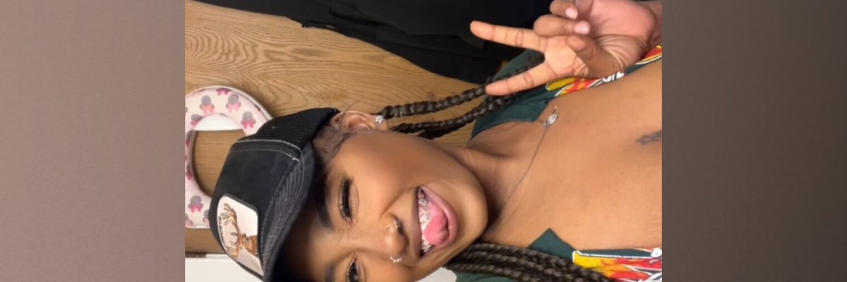 VOLA PRETTY KITTY 💦🫦 cover