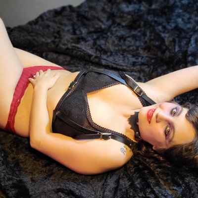 voluptuousvampirecutie-free