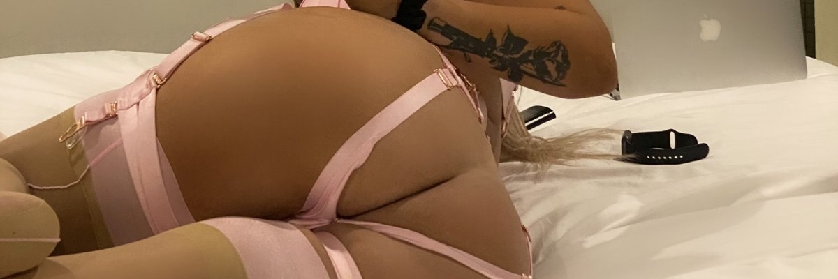 Valentina Rose 🥀 cover