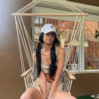 Elisen⭐️ your petite girlnextdoor 🩵🤍